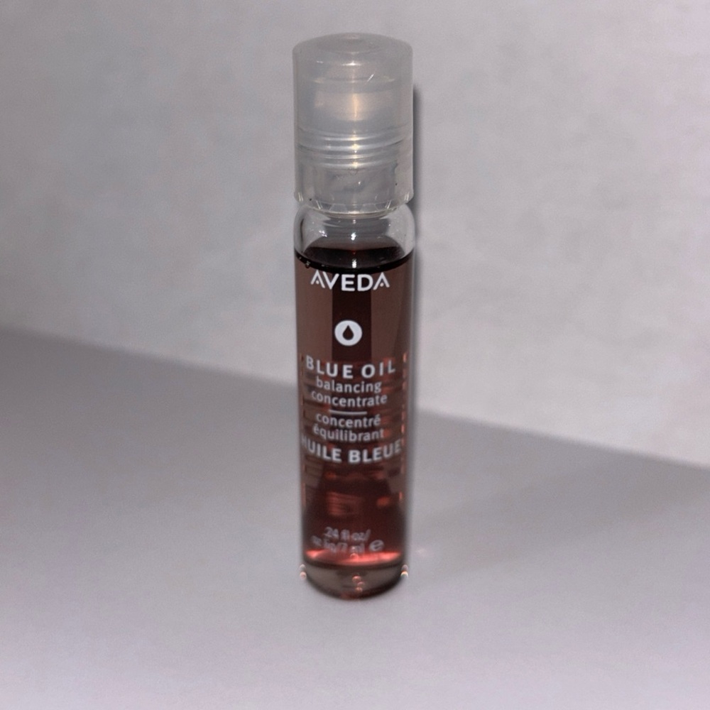 Aveda Blue Oil Balancing Concentrate with Pink Hue